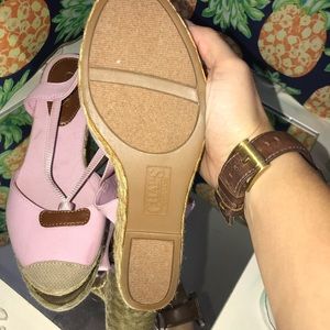Light pink summer wedges